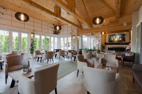 Lobby lounge