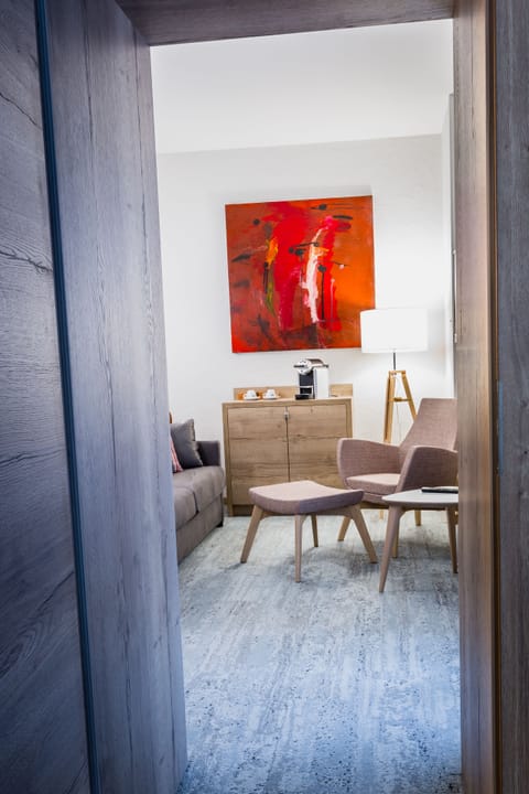 Junior Suite (Winstub) | Living room | Flat-screen TV