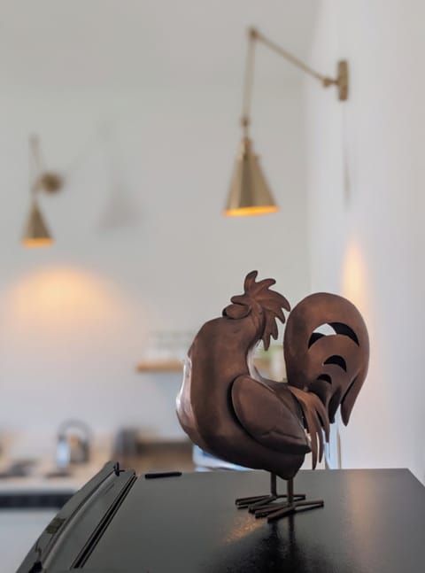 Bartlett Falls Suite | Private kitchen | Fridge, microwave, coffee/tea maker, electric kettle