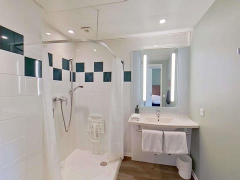 Standard Room, Multiple Beds | Premium bedding, desk, free WiFi, bed sheets