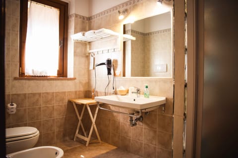 Family Duplex, Balcony | Bathroom | Shower, hair dryer, bidet, towels