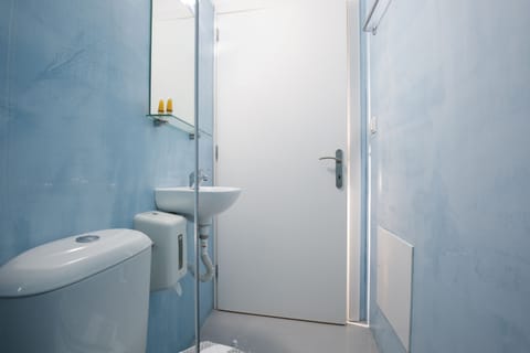 Basement Double Room - Underground with no balcony | Bathroom | Shower, free toiletries, hair dryer, towels