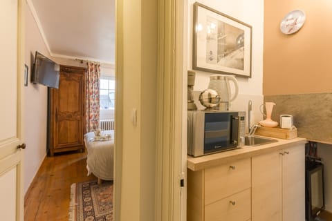 Superior Double Room (B5) | Private kitchenette | Microwave, espresso maker, coffee/tea maker, electric kettle