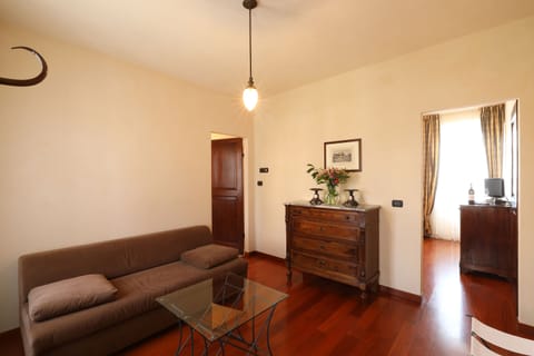 Suite | Living area | Flat-screen TV