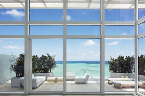 Egyptian cotton sheets, premium bedding, down comforters, pillowtop beds