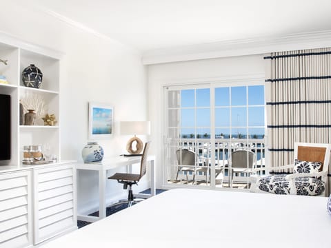 Egyptian cotton sheets, premium bedding, down comforters, in-room safe