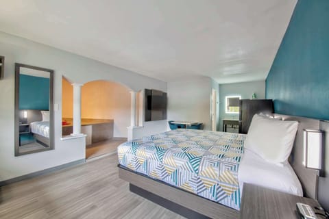 Desk, blackout drapes, free WiFi, bed sheets