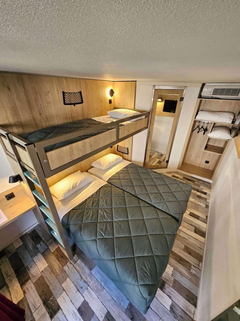 Standard Room, 3 Twin Beds | In-room safe, desk, soundproofing, free cribs/infant beds