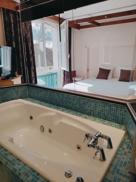 Standard Double Room | In-room safe, desk, cribs (free), WiFi (free)