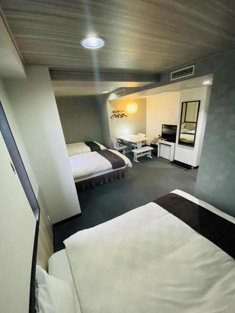 Triple Room, Smoking | Desk, WiFi (free)