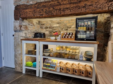 Free daily English breakfast