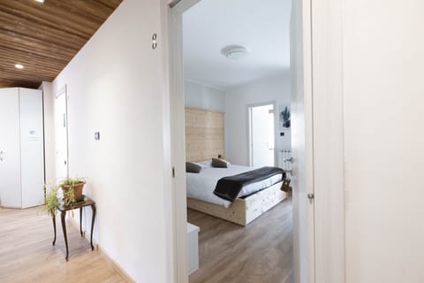 Classic Double or Twin Room, Mountain View | Premium bedding, memory foam beds, desk, soundproofing