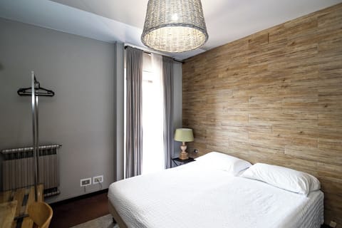 Classic Double Room | Desk, free WiFi, bed sheets