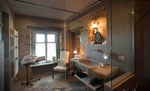 Suite, Terrace | Bathroom | Shower, free toiletries, hair dryer, bathrobes