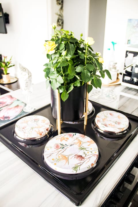 Caring | Private kitchen | Fridge, microwave, coffee/tea maker, toaster