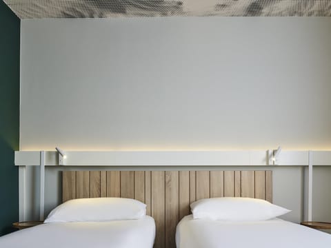 Room, 2 Twin Beds | Premium bedding, in-room safe, desk, blackout drapes