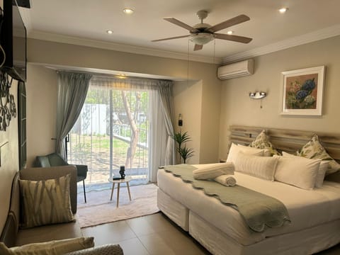 Luxury King Suite | Egyptian cotton sheets, premium bedding, minibar, soundproofing