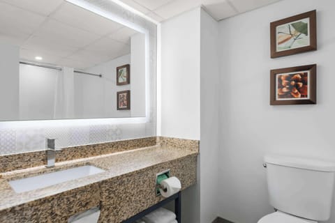 In-room safe, individually decorated, individually furnished, desk