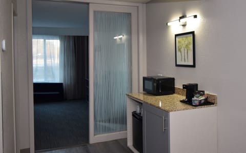 Room, 1 King Bed with Sofa bed, Non Smoking | In-room safe, individually decorated, individually furnished, desk