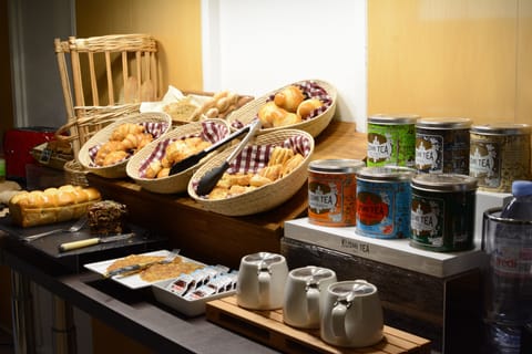 Daily buffet breakfast (EUR 14.50 per person)