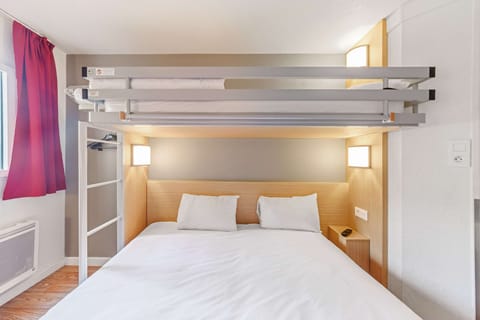 Standard Room, Multiple Beds (1 Double and 1 Single bed) | In-room business center