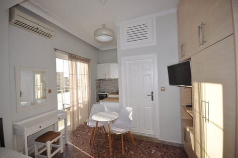 Single Room | Living area | Plasma TV