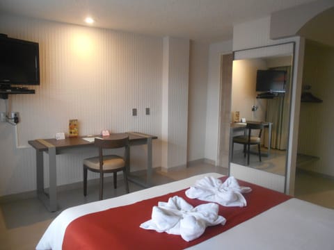 Standard Suite, 1 Queen Bed | Premium bedding, in-room safe, desk, blackout drapes