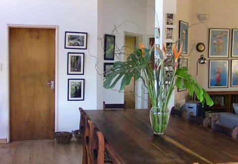 Comfort Room, 1 Bedroom (Forest Nest) | Living area | TV, fireplace