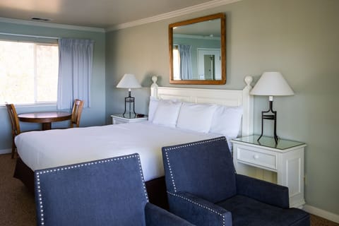 Traditional Room, 1 King Bed, Ocean View (Non-pet friendly) | Iron/ironing board, cribs/infant beds, free WiFi, bed sheets