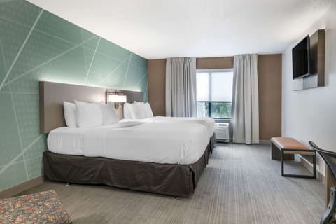 Premium bedding, pillowtop beds, in-room safe, desk