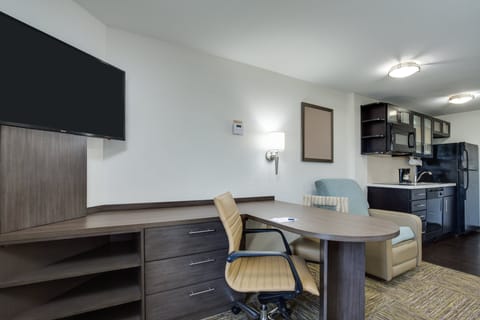 Studio Suite, 2 Double Beds | Room amenity