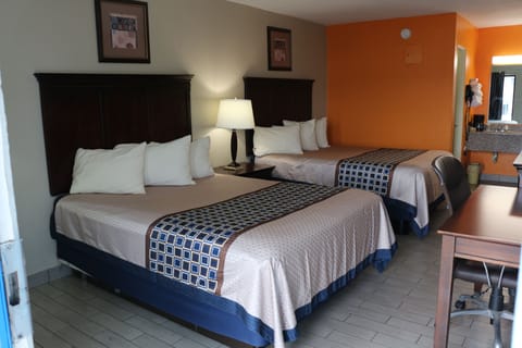 1 bedroom, desk, free WiFi