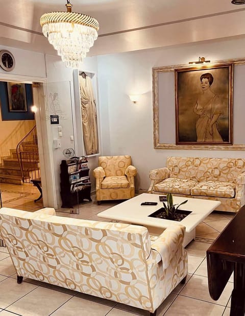 32-inch plasma TV with satellite channels, TV