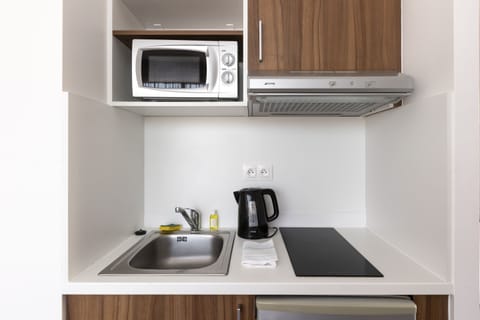 Standard Studio (2 People) | Private kitchenette | Fridge, microwave, electric kettle, cookware/dishes/utensils