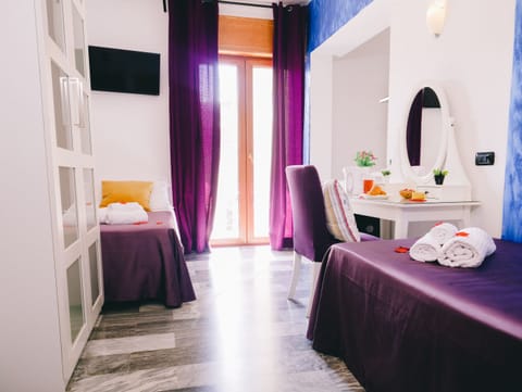 Basic Twin Room, 2 Twin Beds | Premium bedding, in-room safe, individually furnished, desk