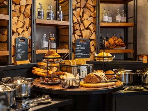 Daily buffet breakfast for a fee