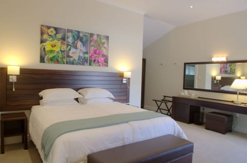 Cabernet Upper Estate | Premium bedding, pillowtop beds, in-room safe, individually furnished