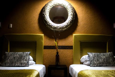 Double Room, 2 Queen Beds | Desk, free WiFi, bed sheets