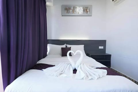 Deluxe Room | Iron/ironing board (on request), WiFi (free), bed sheets