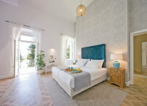 Andreis luxury suite with balcony | Hypo-allergenic bedding, minibar, iron/ironing board, free WiFi