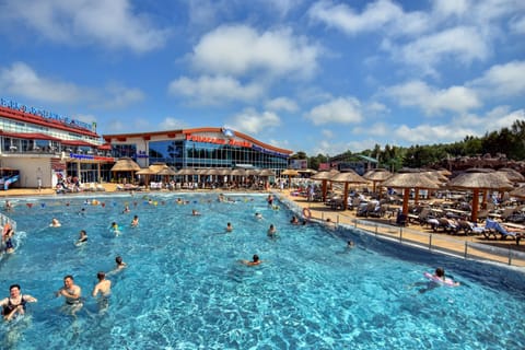 2 indoor pools, seasonal outdoor pool, free cabanas, pool umbrellas