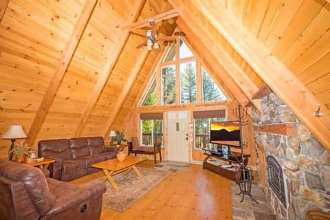 Cabin, 3 Bedrooms | Interior