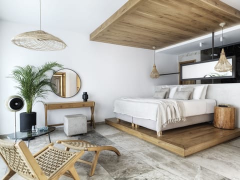 Villa, Private Pool (Island) | Minibar, in-room safe, desk, soundproofing