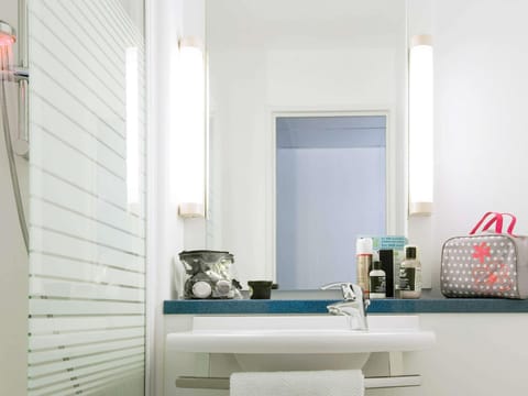 Desk, blackout drapes, soundproofing, cribs/infant beds