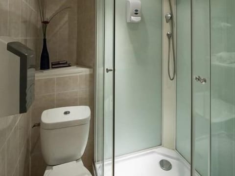 Double Room, Ensuite | Bathroom | Free toiletries, hair dryer, towels, soap