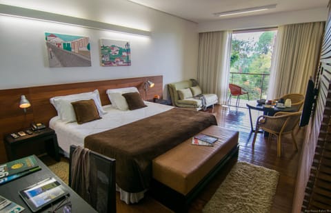 Luxury Apartment | Minibar, in-room safe, desk, free cribs/infant beds