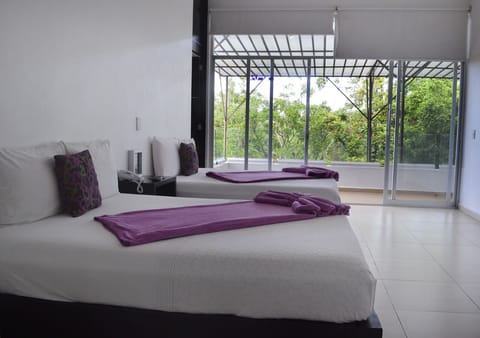 Doble Herencia | Individually decorated, individually furnished, desk, free WiFi