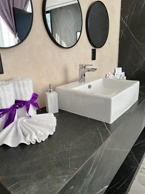 MINI LOFT | Individually decorated, individually furnished, desk, free WiFi