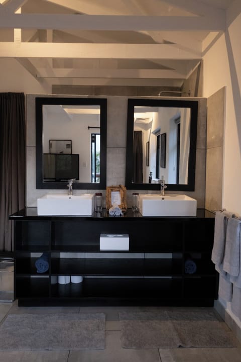 The Indigo Suite | Bathroom | Shower, free toiletries, hair dryer, bathrobes