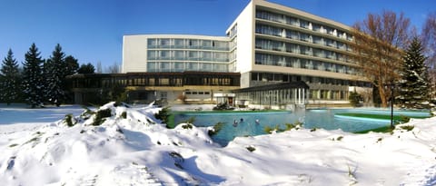 Indoor pool, outdoor pool, sun loungers